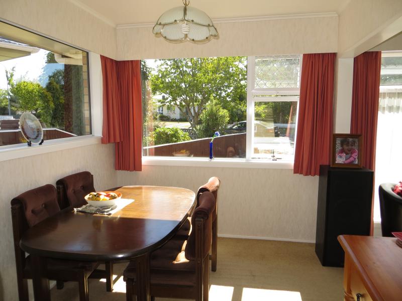 12 Long Melford Road, Awapuni, Palmerston North - Carousel 2