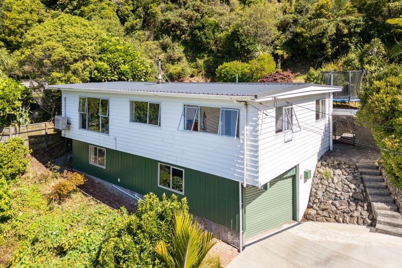 18 Canterbury Street, Karori, Wellington - Carousel 1