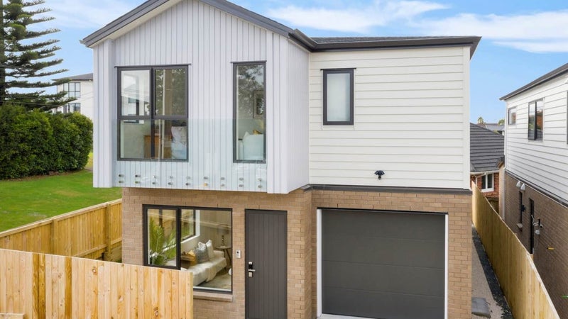 22A Toru Street, Te Atatu Peninsula, Auckland - Carousel 1