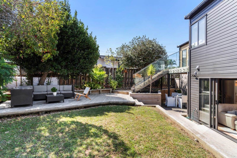 1/102 East Coast Road, Forrest Hill, Auckland - Carousel 2