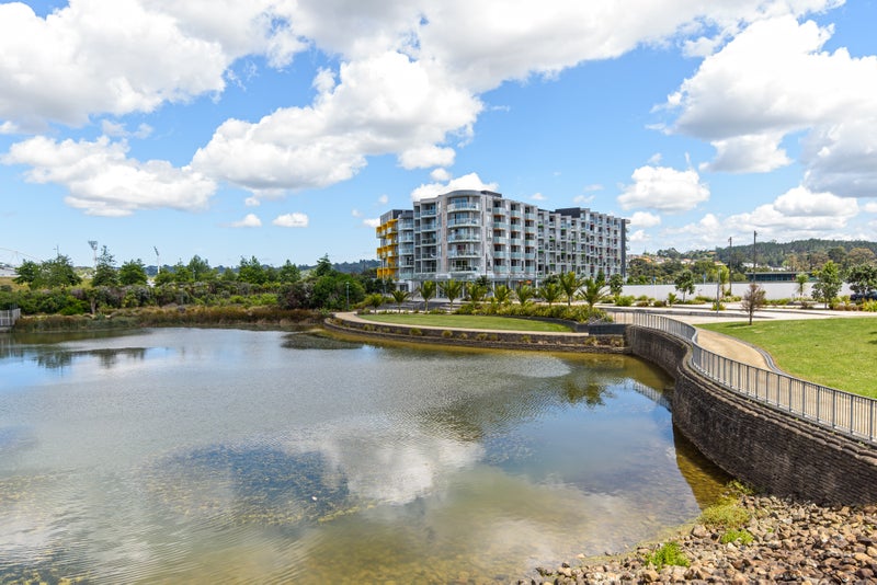 504/1 Rose Garden Lane, Albany, Auckland - Carousel 1