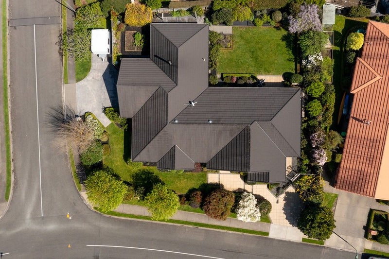 2 Aratia Way, Richmond, Richmond - Carousel 36