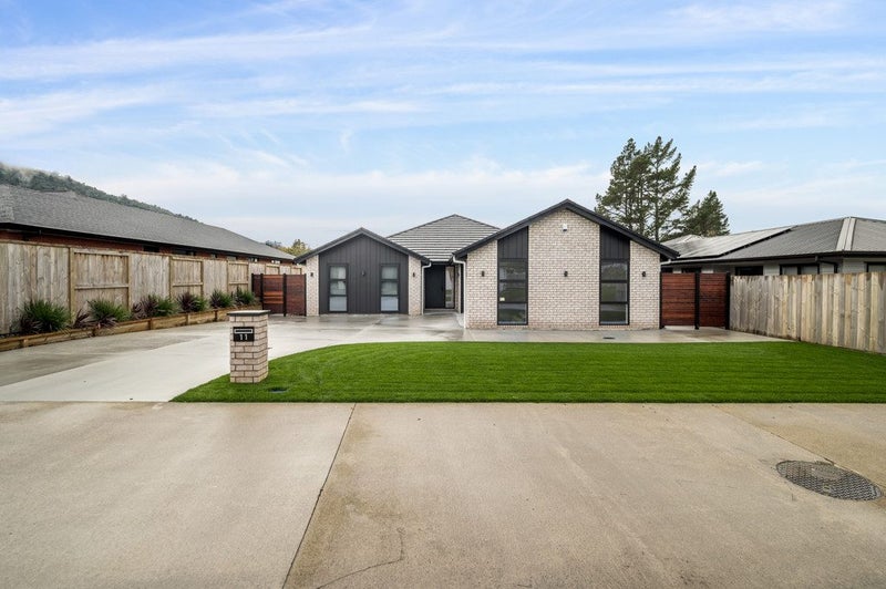 11 Lloyd Crescent, Pukehangi, Rotorua - Carousel 1