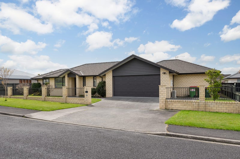 2 Rose Street, Maeroa, Hamilton - Carousel 1