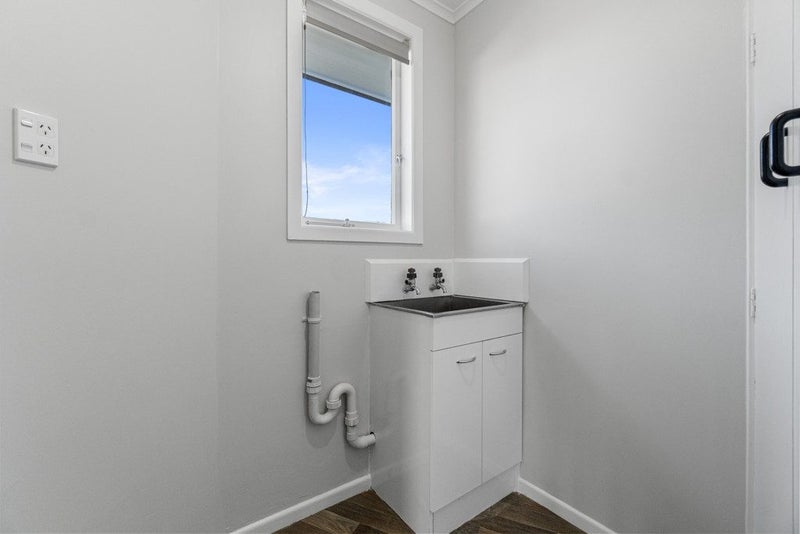 81 Collins Road, Melville, Hamilton - Carousel 12