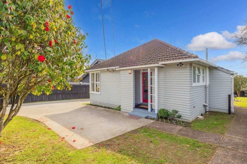 4 Exmouth Road, Northcote, Auckland - Carousel 2