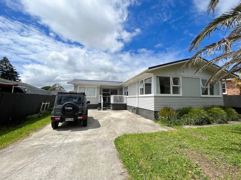 7 Lynette Place, Mangere, Auckland - Carousel 1