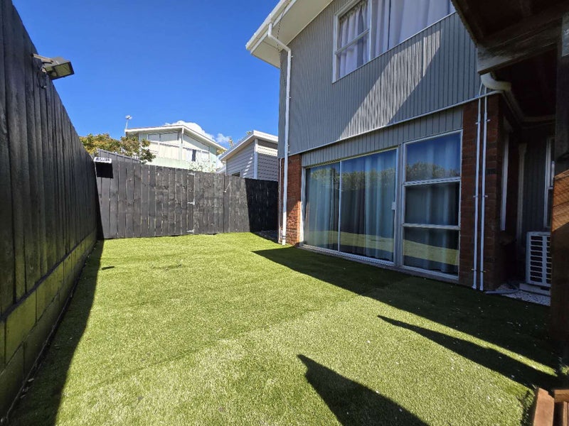 10 Tercel Place, Sunnyhills, Auckland - Carousel 2