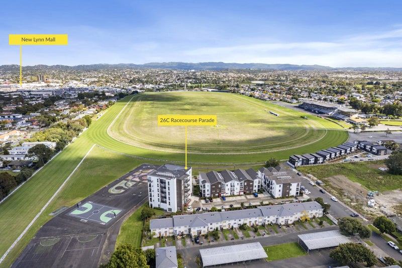 502/26C Racecourse Parade, Avondale, Auckland - Carousel 1