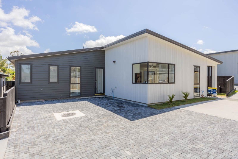 3/101 Hobsonville Road, West Harbour, Auckland - Carousel 1