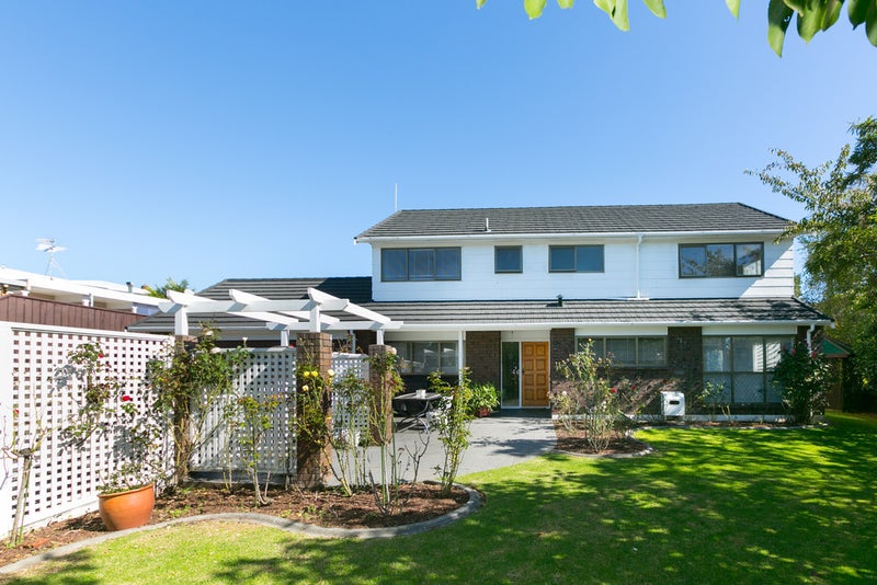 11 Leatham Avenue, Strandon, New Plymouth - Carousel 2