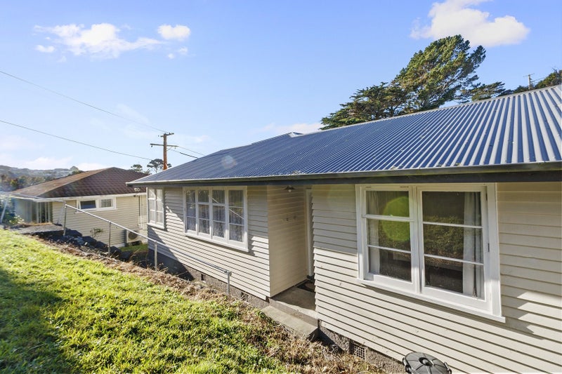 41 Lyndfield Lane, Newlands, Wellington - Carousel 17