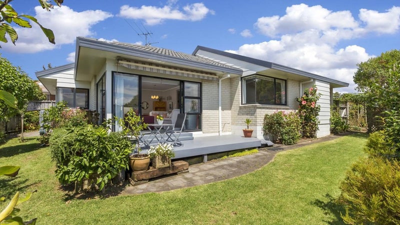 1/40 Simmental Crescent, Somerville, Manukau - Carousel 2