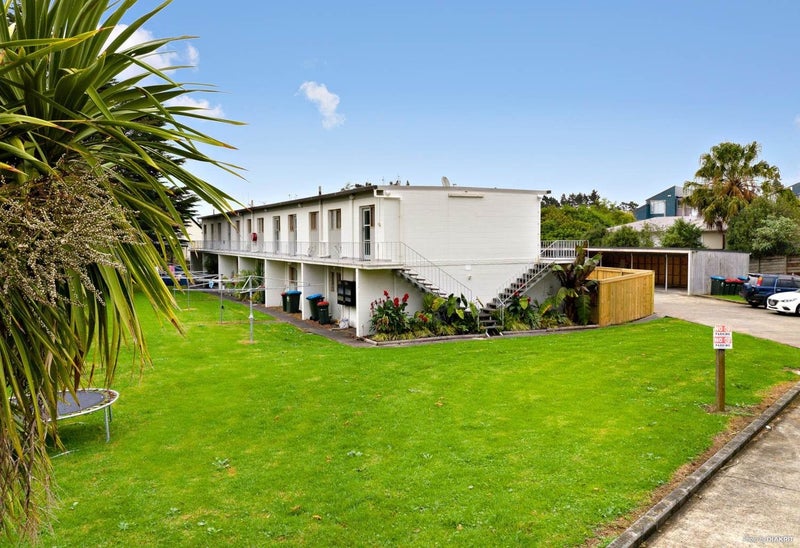 10/27 St Georges Road, Avondale, Auckland - Carousel 10