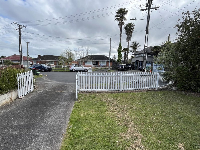 9 Cordelia Place, New Windsor, Auckland - Carousel 2