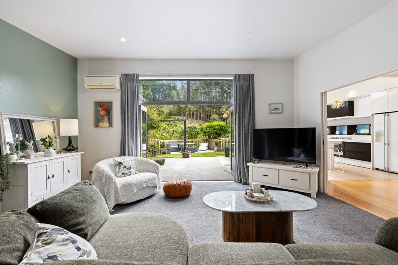 18 Winsley Terrace, Churton Park, Wellington - Carousel 1