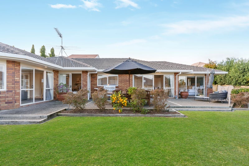 5 Annalong Road, Dannemora, Auckland - Carousel 1