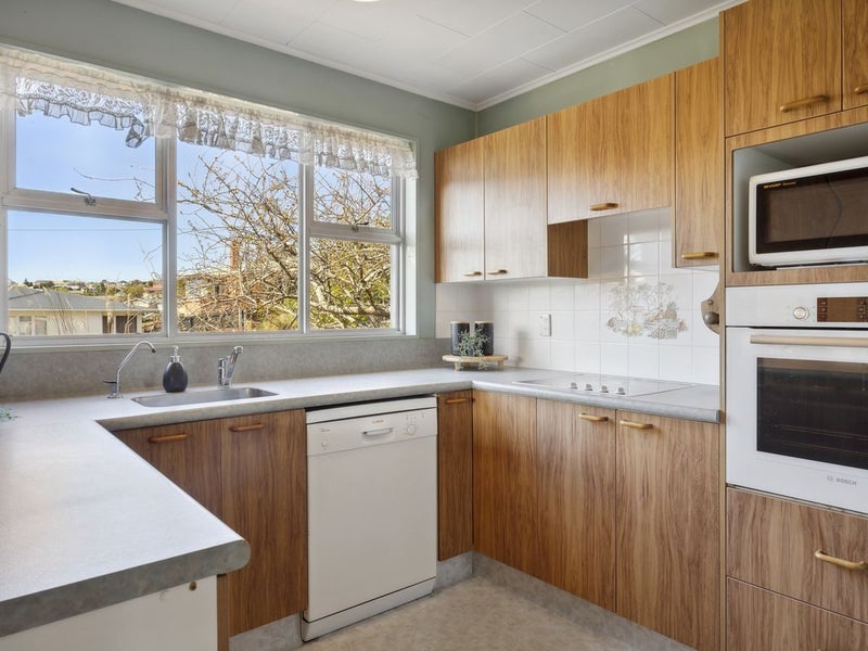 40 Bell Crescent, Concord, Dunedin - Carousel 2