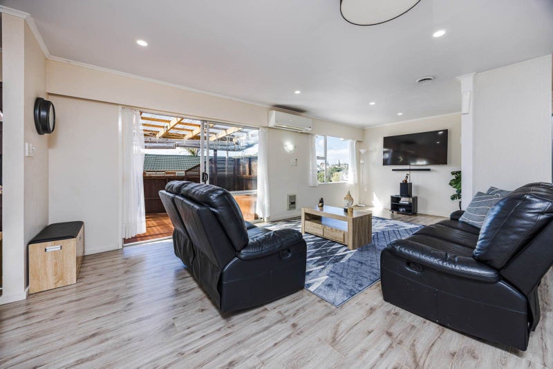 32A Bel Air Drive, Hillsborough, Auckland - Carousel 1