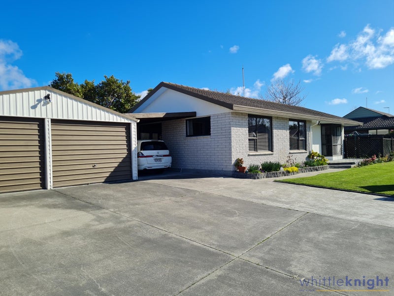 12 Flaxwood Lane, Waltham, Christchurch - Carousel 2