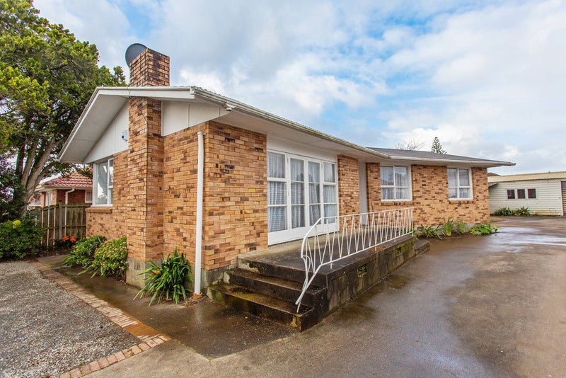 3 Duggan Avenue, Mangere, Auckland - Carousel 1
