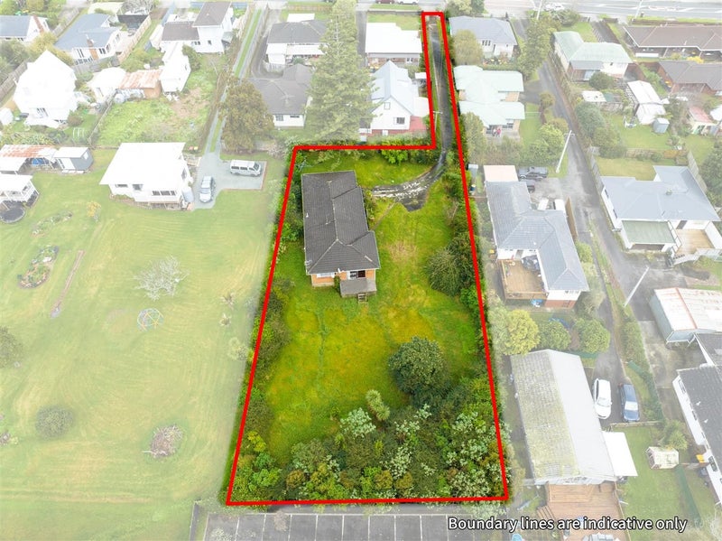 29 Flanshaw Road, Te Atatu South, Auckland - Carousel 2