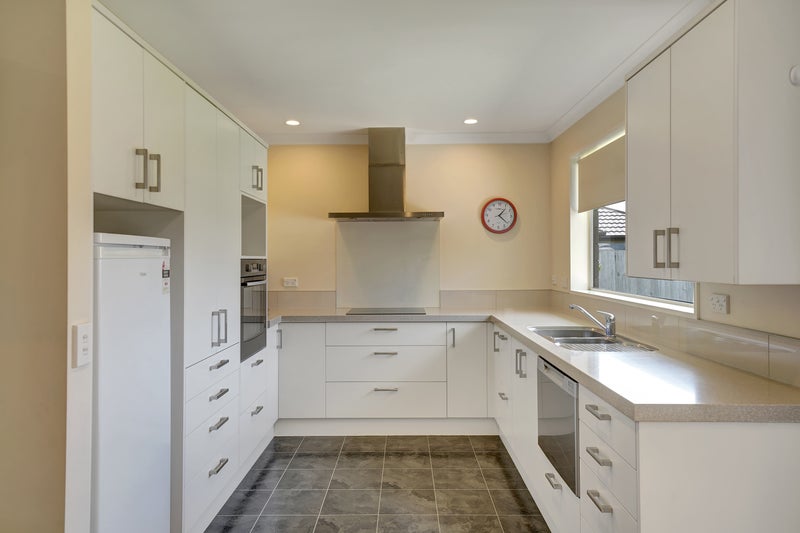 8 Te Pihopa Way, Aidanfield, Christchurch - Carousel 2