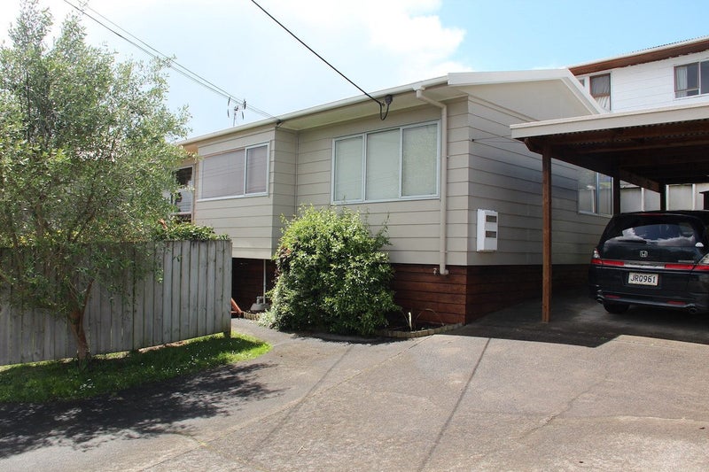 2/713 Beach Road, Browns Bay, Auckland - Carousel 1