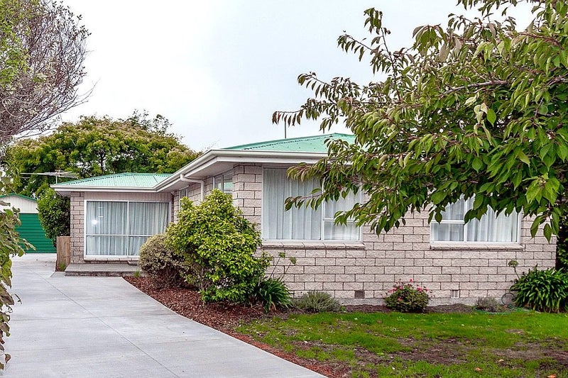 28 Royal Park Drive, Parklands, Christchurch - Carousel 1