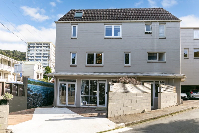 1 Stowe Hill, Thorndon, Wellington - Carousel 14