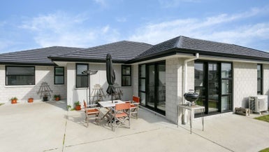 8 Raupo Crescent, Wharewaka, Taupo - Carousel 1