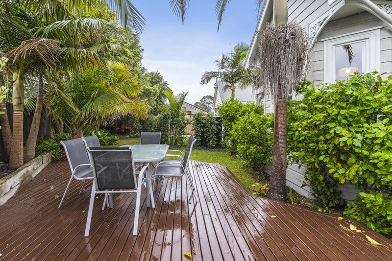 1/2 John Bracken Way, Beach Haven, Auckland - Carousel 24