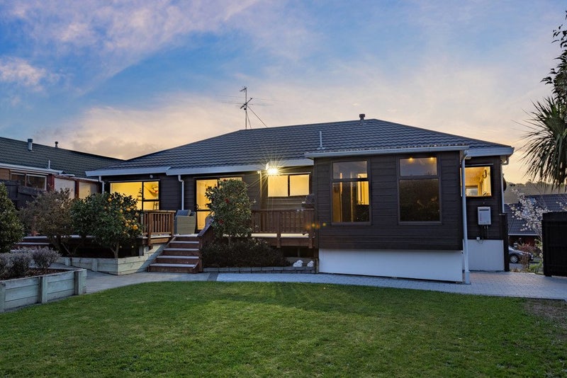 3 Eclipse Lane, Whitby, Porirua - Carousel 2