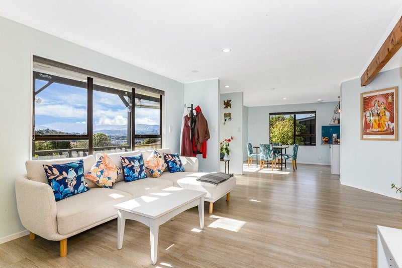 14 Longitude Place, Whitby, Porirua - Carousel 2