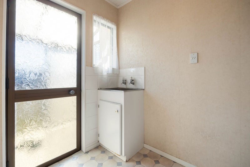 18 Hyde Avenue, Nawton, Hamilton - Carousel 16