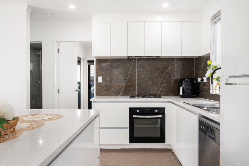 1C Ohira Place, Henderson, Auckland - Carousel 2