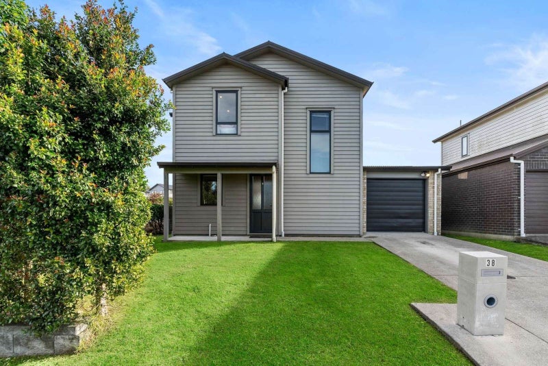 38 Kaimoana Street, Weymouth, Auckland - Carousel 1