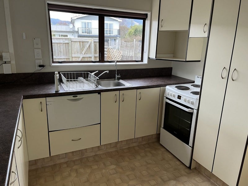 1/1 Chandler Street, Tahunanui, Nelson - Carousel 2