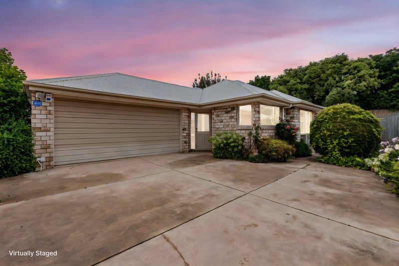 35 Baltimore Green, Shirley, Christchurch - Carousel 1