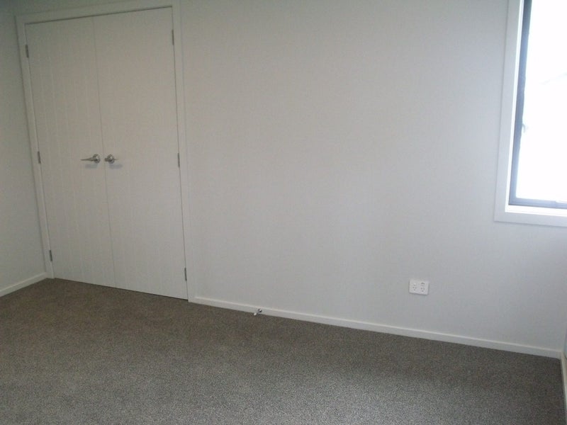 19 McKay Close, Frimley, Hastings - Carousel 20