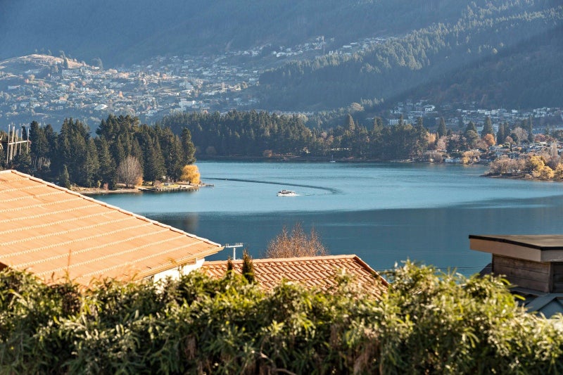 8 Elizabeth Place, Kelvin Heights, Queenstown - Carousel 31