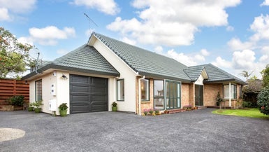 2/6 Wairere Road, Torbay, Auckland - Carousel 1