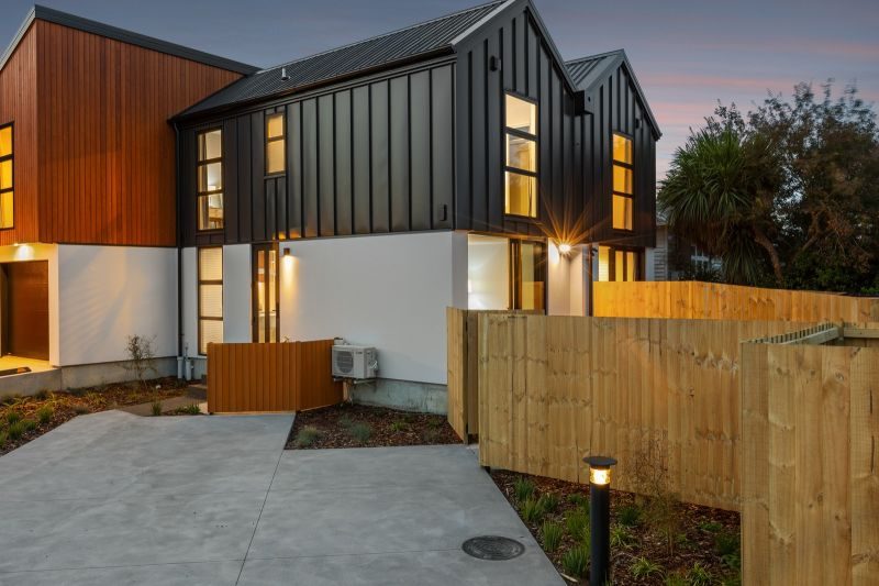 2/31 Cleveland Street, Edgeware, Christchurch - Carousel 2