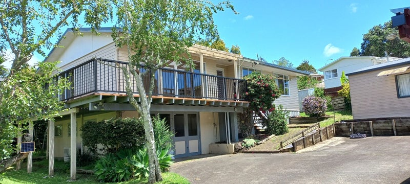 7 Gerwyn Place, Pakuranga Heights, Auckland - Carousel 1