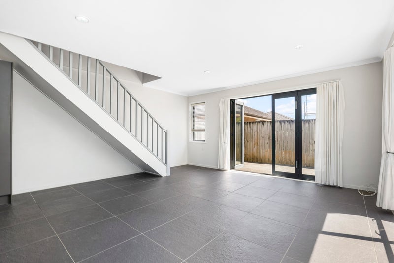 33B Greensboro Street, Hamilton East, Hamilton - Carousel 2