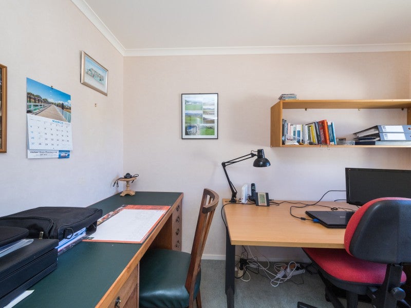 47 Ridgeview Road, Palmerston North - Carousel 26