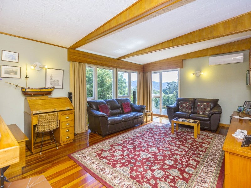 135 Pinehaven Road, Pinehaven, Upper Hutt - Carousel 2