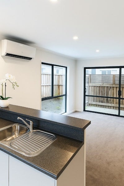 95 Pine Avenue, Melville, Hamilton - Carousel 1