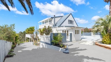 116 Arran Road, Browns Bay, Auckland - Carousel 1