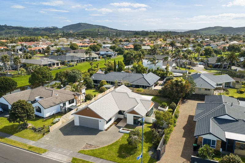94 Santa Monica Drive, Papamoa Beach, Papamoa - Carousel 1